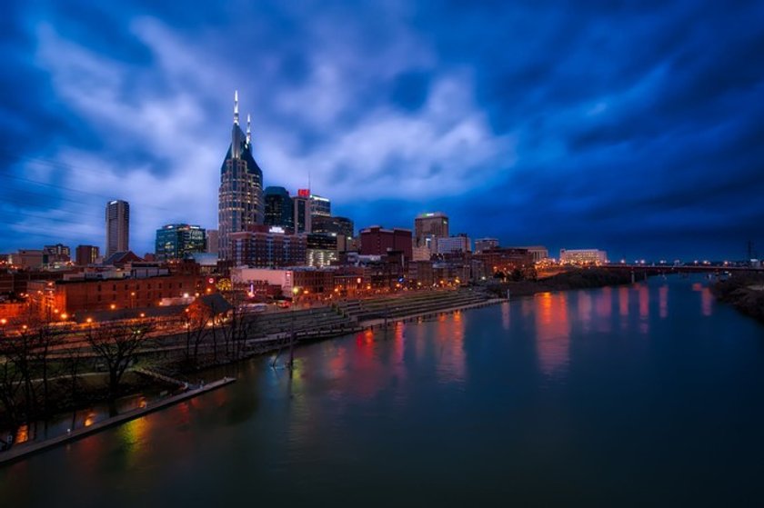 Secrets of Blue Hour Cityscapes revealed: a step-by-step-guide | Skylum Blog(17)