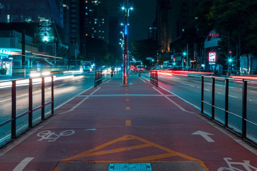 Night city in ISO 800 | Skylum Blog