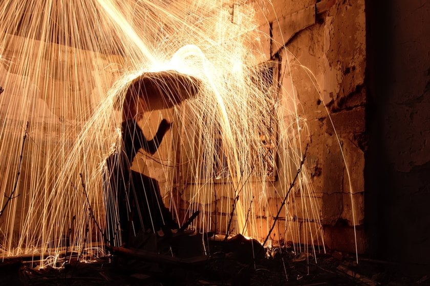 Photo of steel wool with umbrella | Skylum Blog
