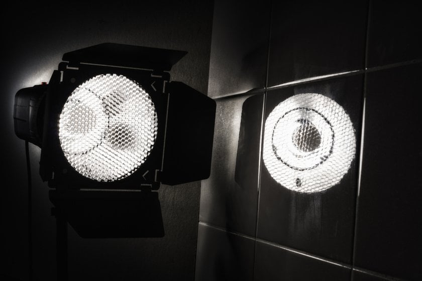 Photography Lighting Equipment: Choose Lights for Photoshoot | Skylum Blog(7)