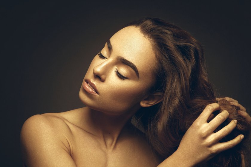 Photography Lighting Equipment: Choose Lights for Photoshoot | Skylum Blog(11)