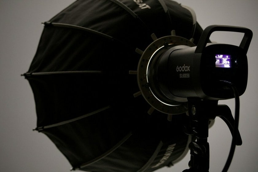Photography Lighting Equipment: Choose Lights for Photoshoot | Skylum Blog(6)