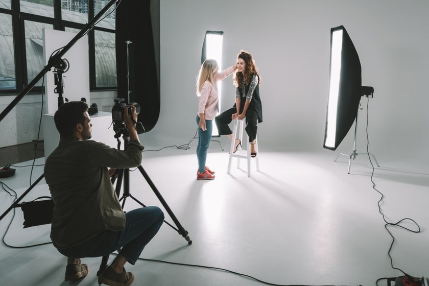 Photography Lighting Equipment: Choose Lights for Photoshoot | Skylum Blog(3)