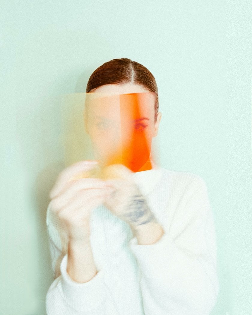 Self Portrait Photography: Self-Portrait Photo Ideas | Skylum Blog(8)
