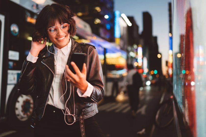 Portrait of a girl in the night city | Skylum Blog