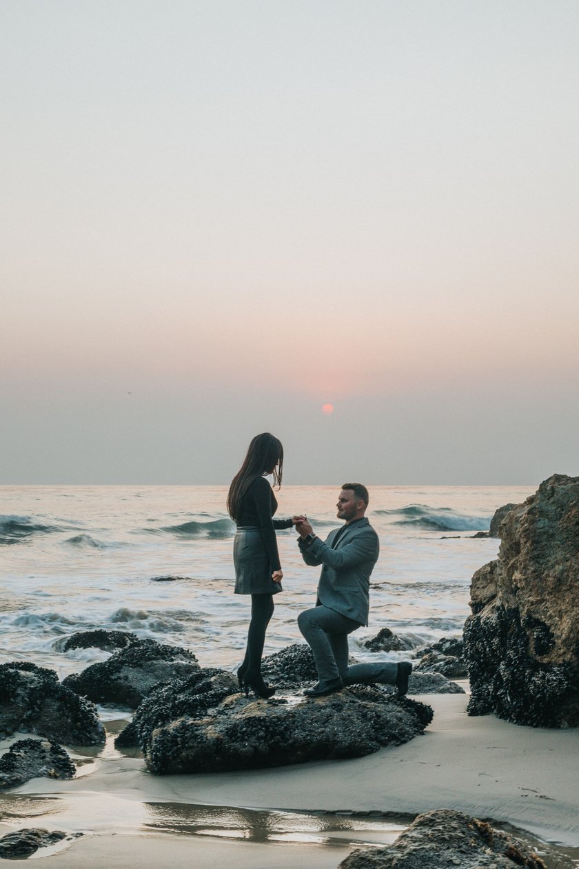 Engagement Photo Shoot: Essential Tips for Pros and Amateurs | Skylum Blog(10)