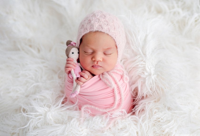 Infant Photography: Newborn Portraits & Studio Tips | Skylum Blog(4)