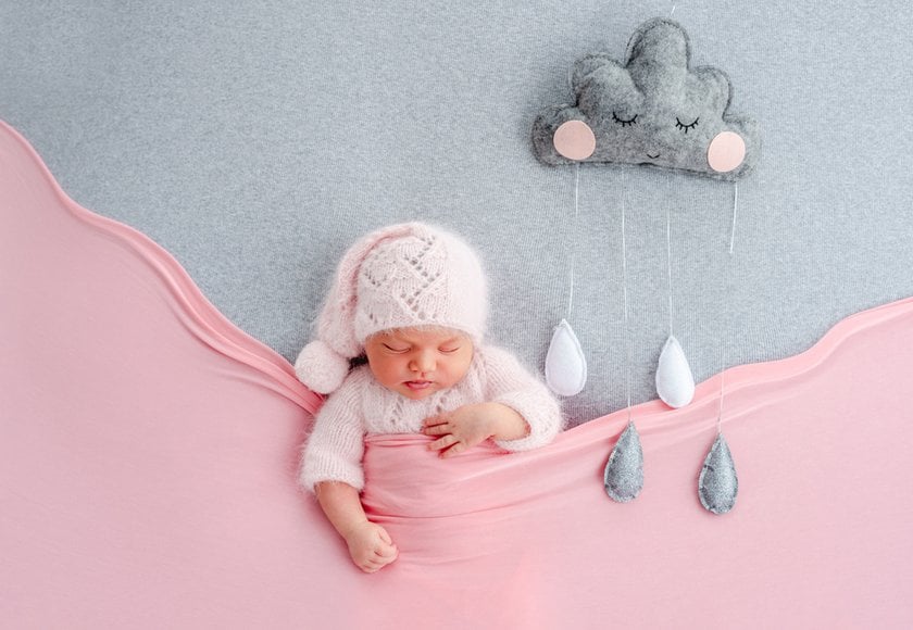 Infant Photography: Newborn Portraits & Studio Tips | Skylum Blog(6)