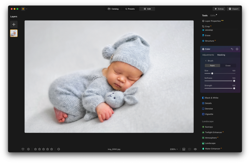 Infant Photography: Newborn Portraits & Studio Tips | Skylum Blog(9)