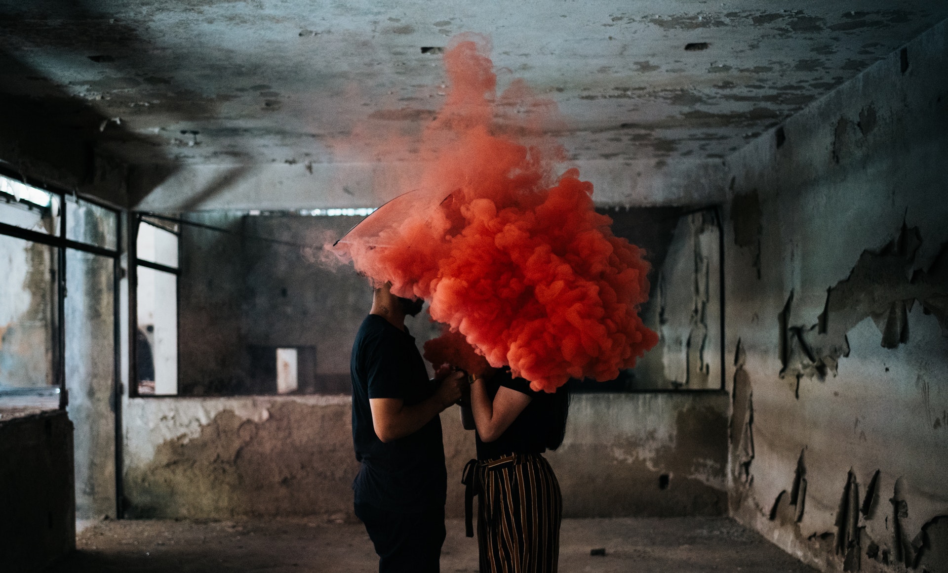 How to Create Sensational Smoke Bomb Photography