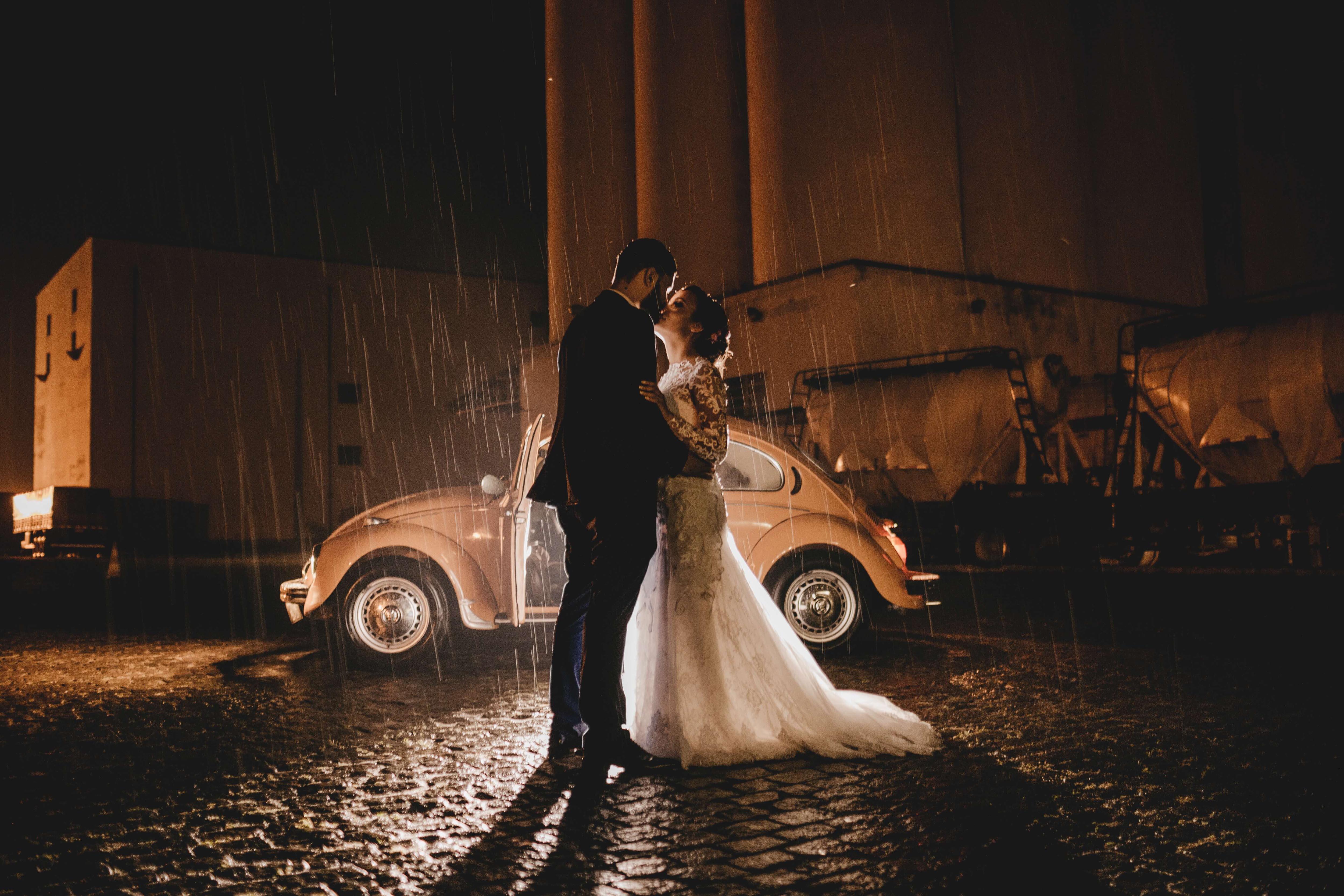 Amazing Wedding Poses for Photography Help of Bride And Groom