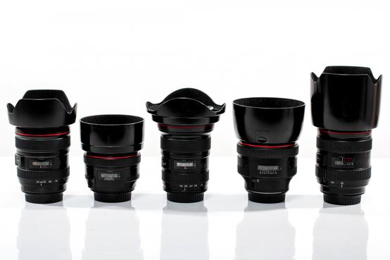 Choosing wide-angle zoom lenses for Nikon: top 10 in 2023
