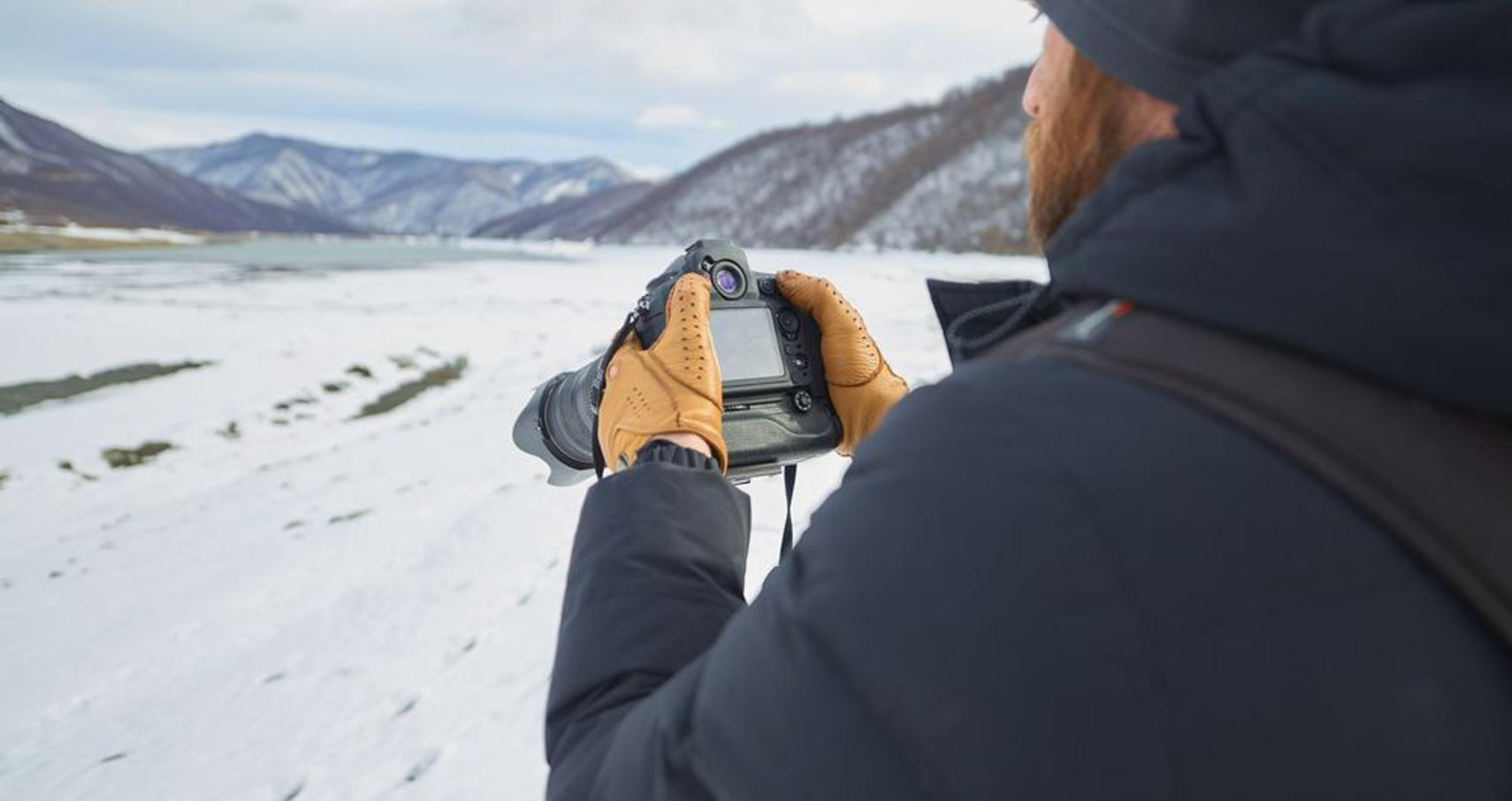 Best Gloves For Photographers: The Weather Won't Be A Problem I Skylum