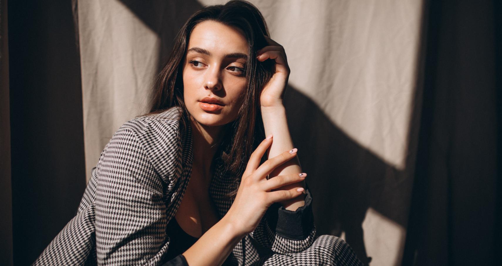 Indoor Portrait Photography Tips HOW TO TAKE PORTRAITS: A GUIDE TO