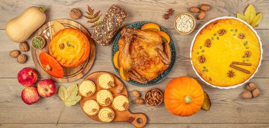 Thanksgiving Photoshoot Ideas: Poses And Props To Try