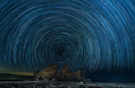 How To Photograph Star Trails: Night Sky In Motion