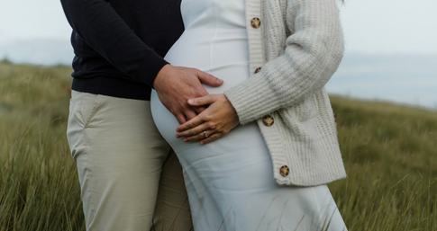 Couple Maternity Photoshoot Ideas: Picture Perfect Pregnancy