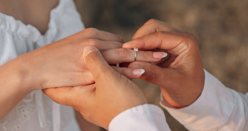 Save the Date Photo Ideas That Capture Your Love Perfectly