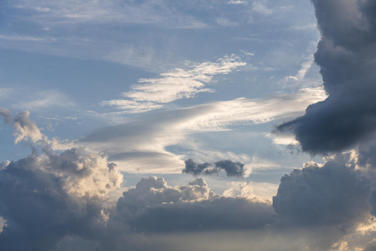 Puffy Dutch Clouds Skies(64)
