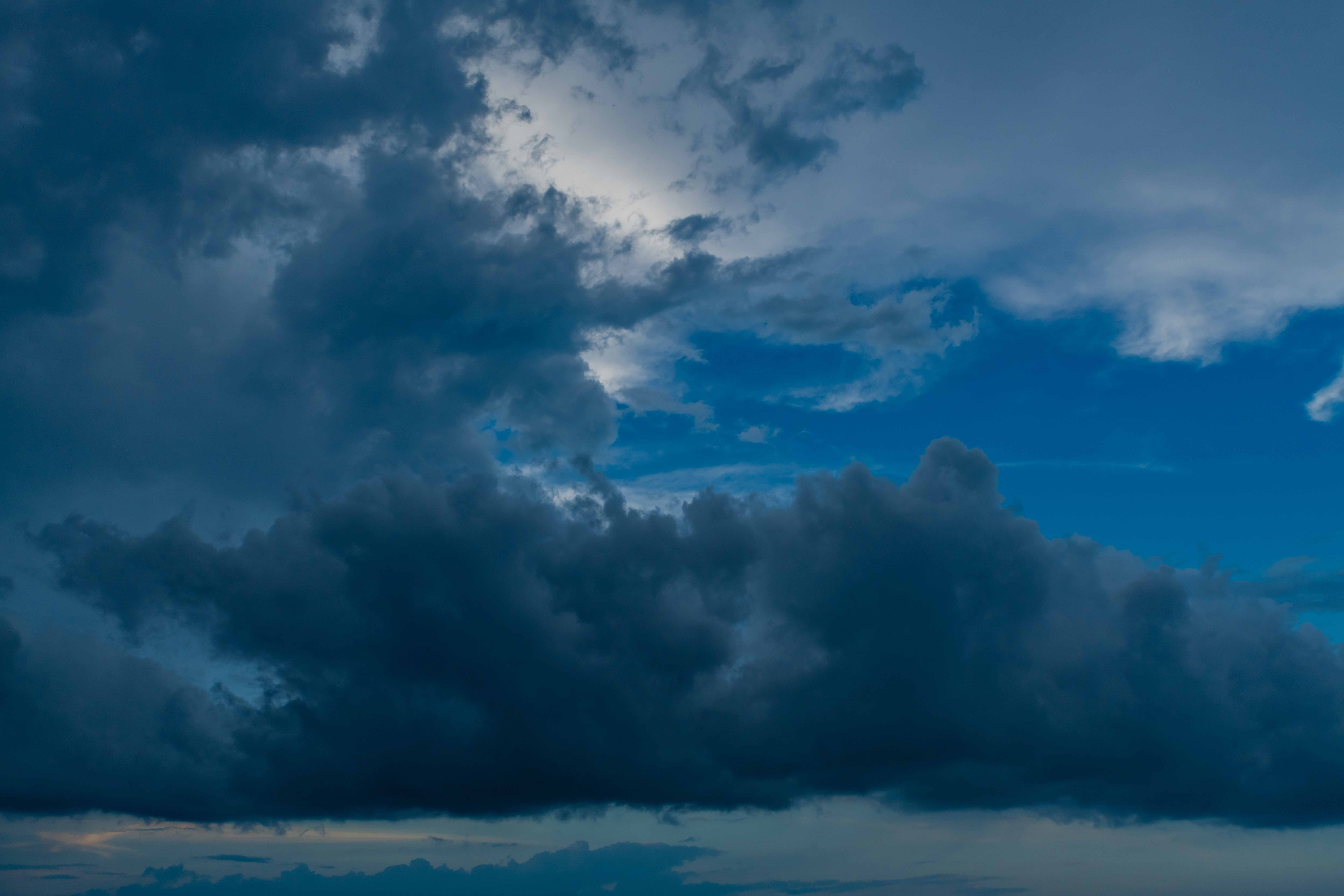 Dramatic Overcast Skies(56)