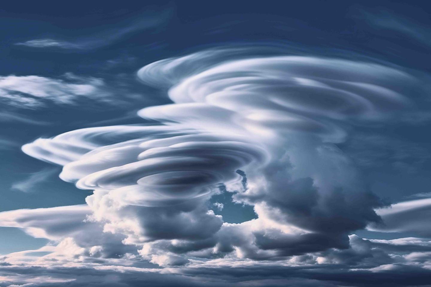 Lenticularis Softness Skies — slide 3