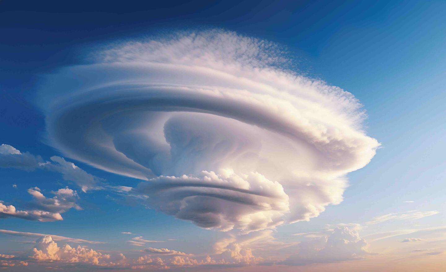 Lenticularis Softness Skies — slide 1