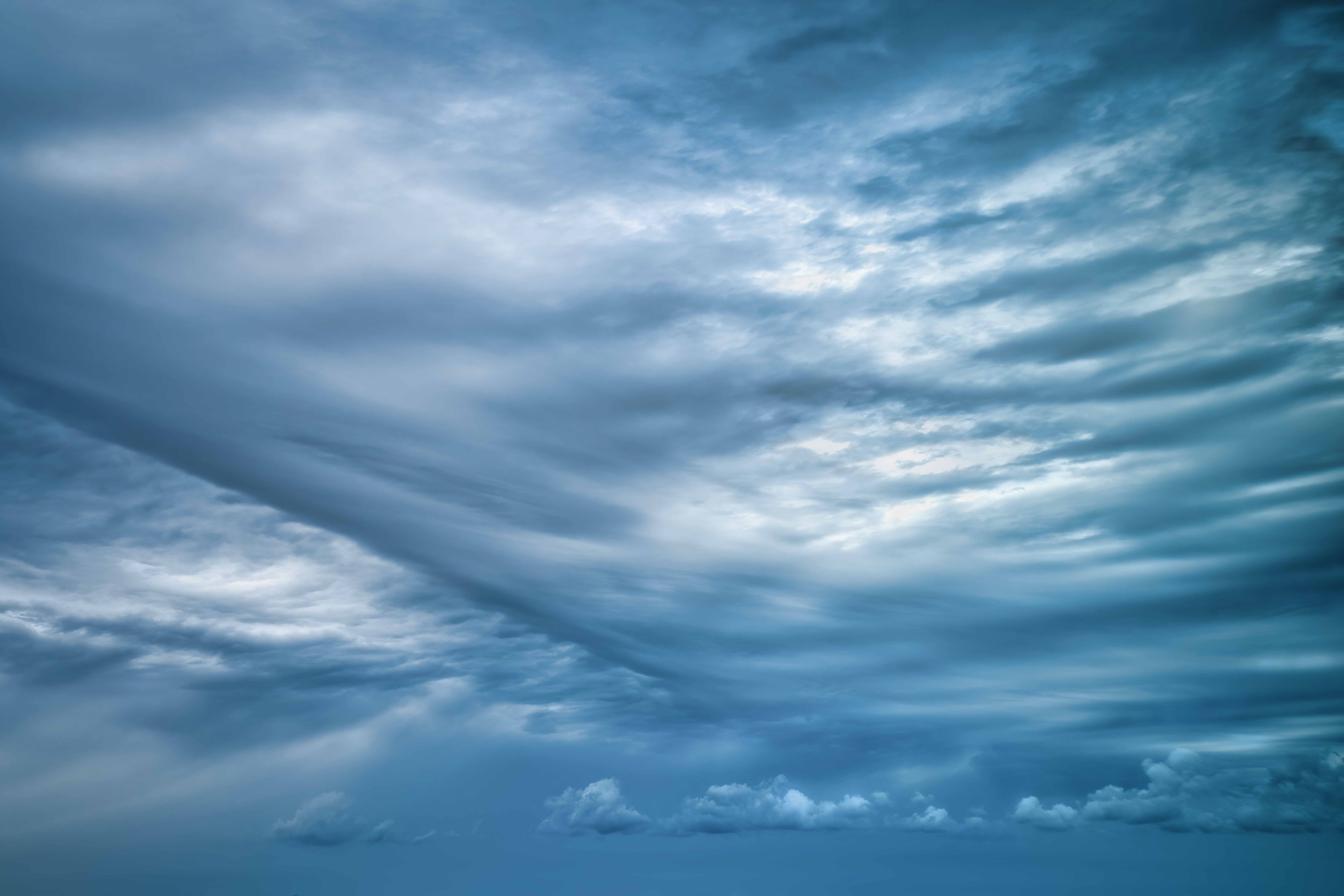 Mysteriously Melodramatic Skies for your photos(72)