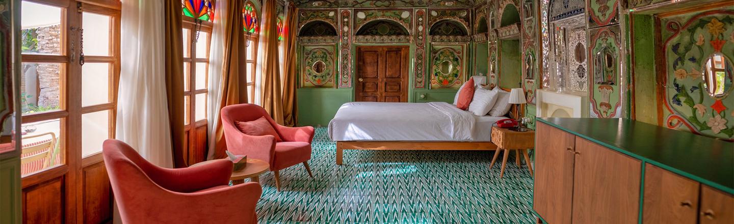 Hotel Chic — slide 2