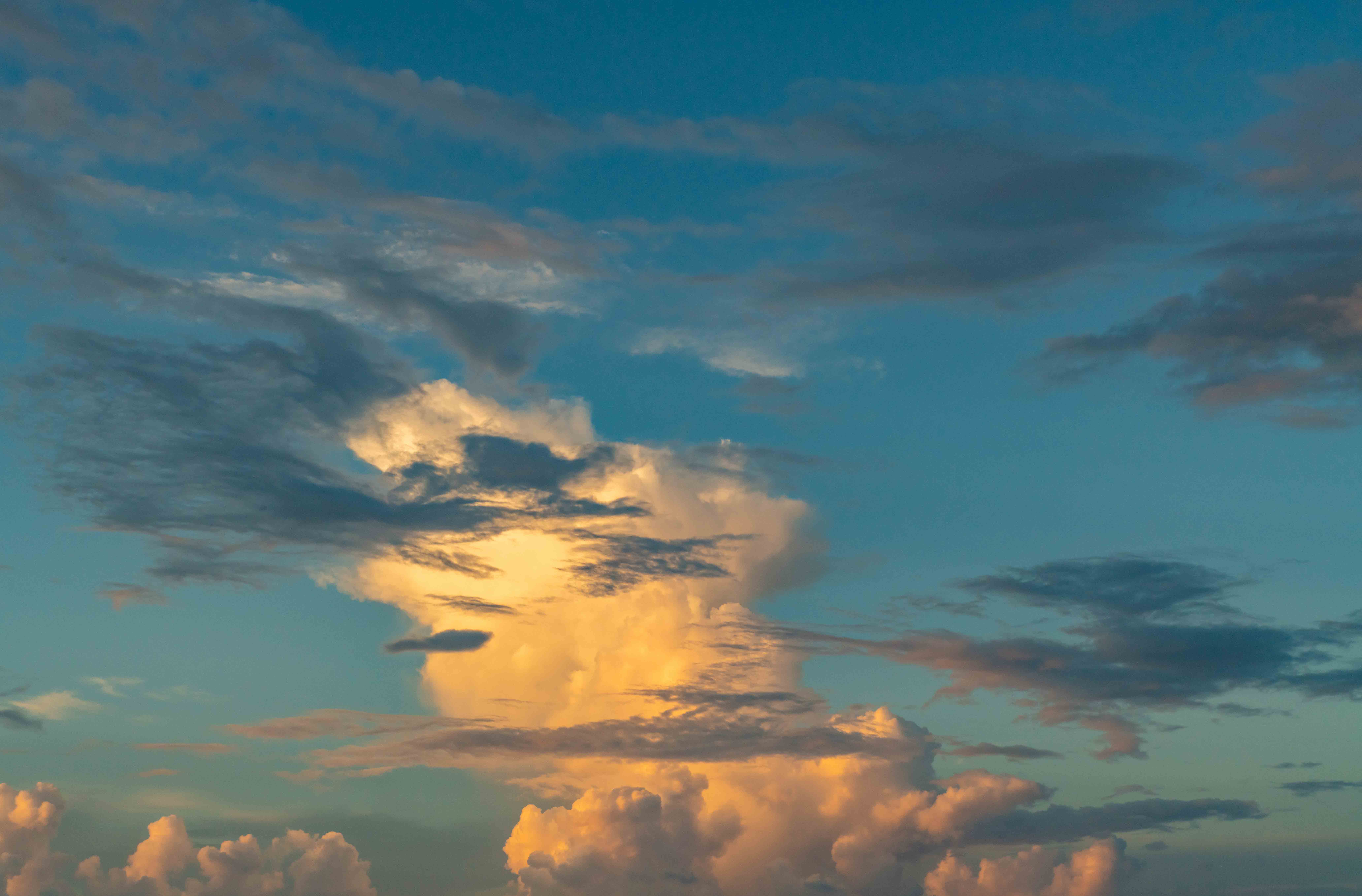 Sapphire Breeze Skies for your photographs(60)