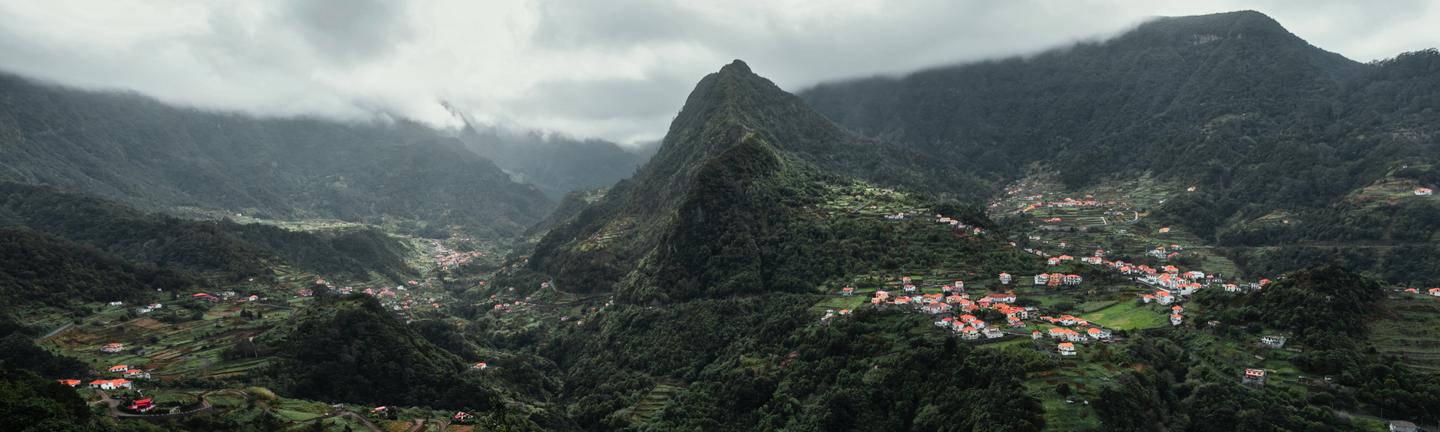 Madeira Calling — slide 1