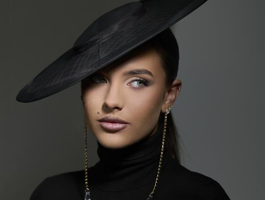 Portrait Editing & Batch Retouching in Aperty image