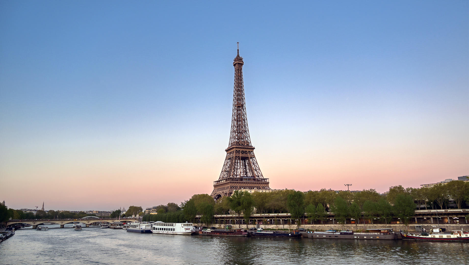 Share your adventures at top quality(215)