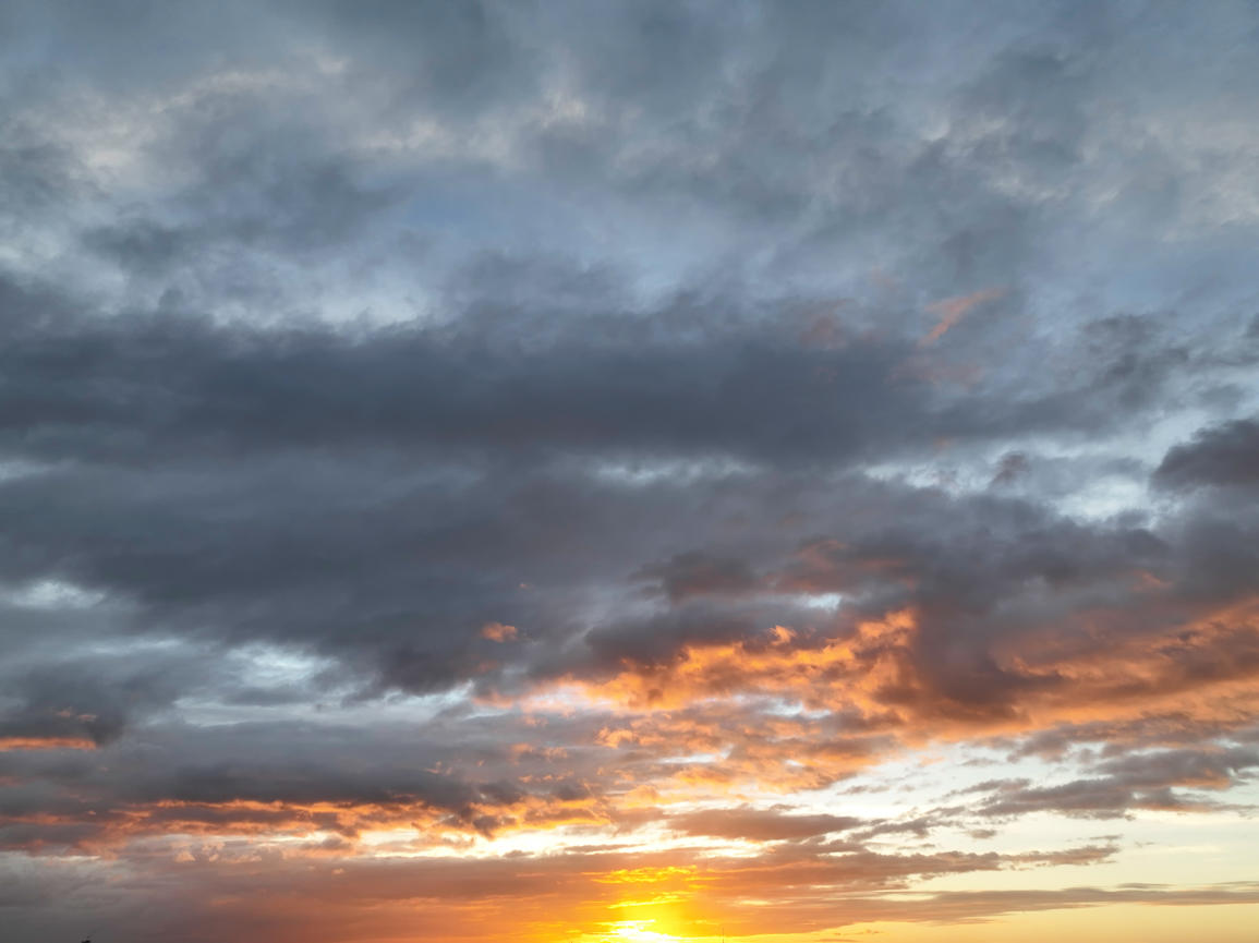 The 6 O'clock Skies | Luminar Marketplace(57)