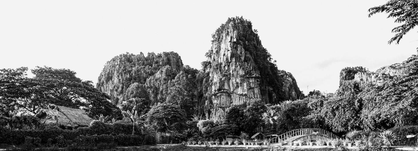 Views in Black & White — slide 3