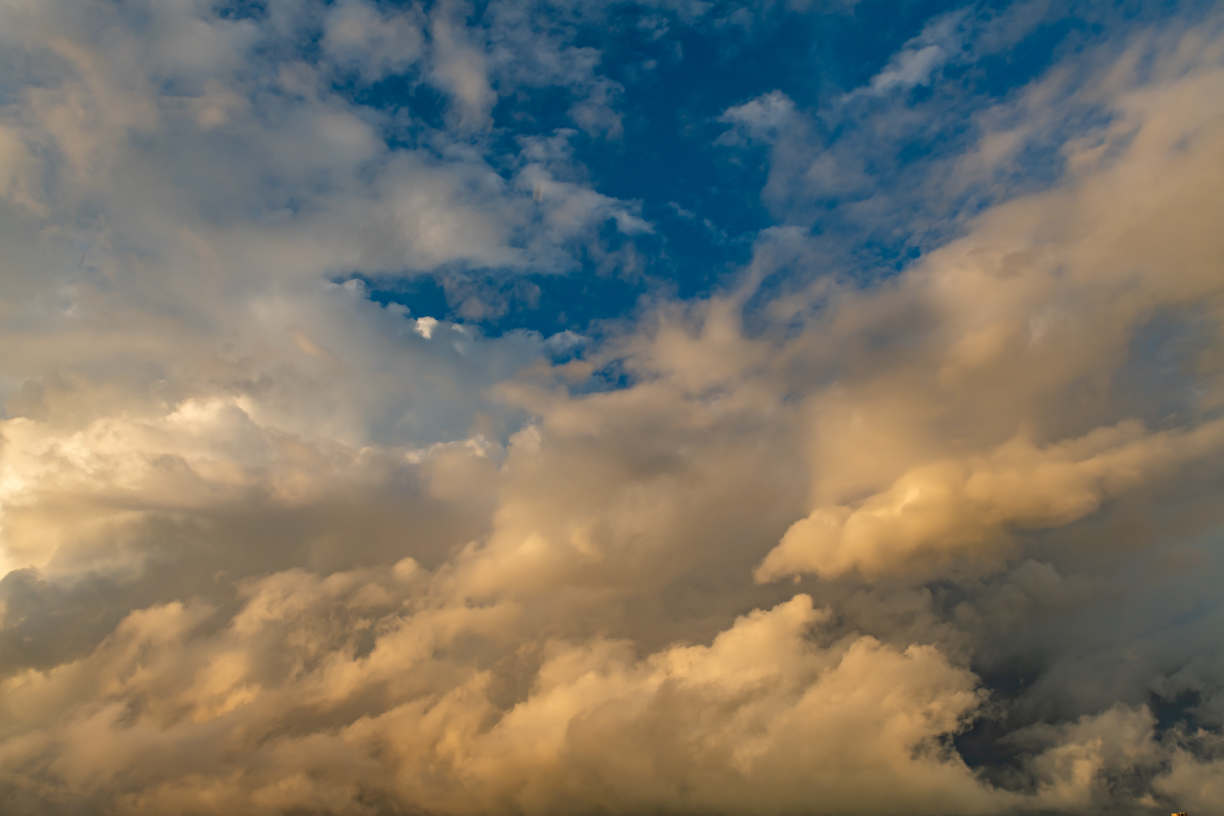 Expressive Blue Skies(68)