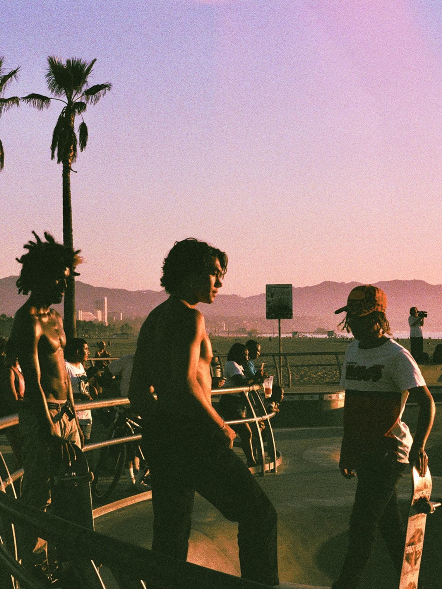 Moments Worth Capturing(3)