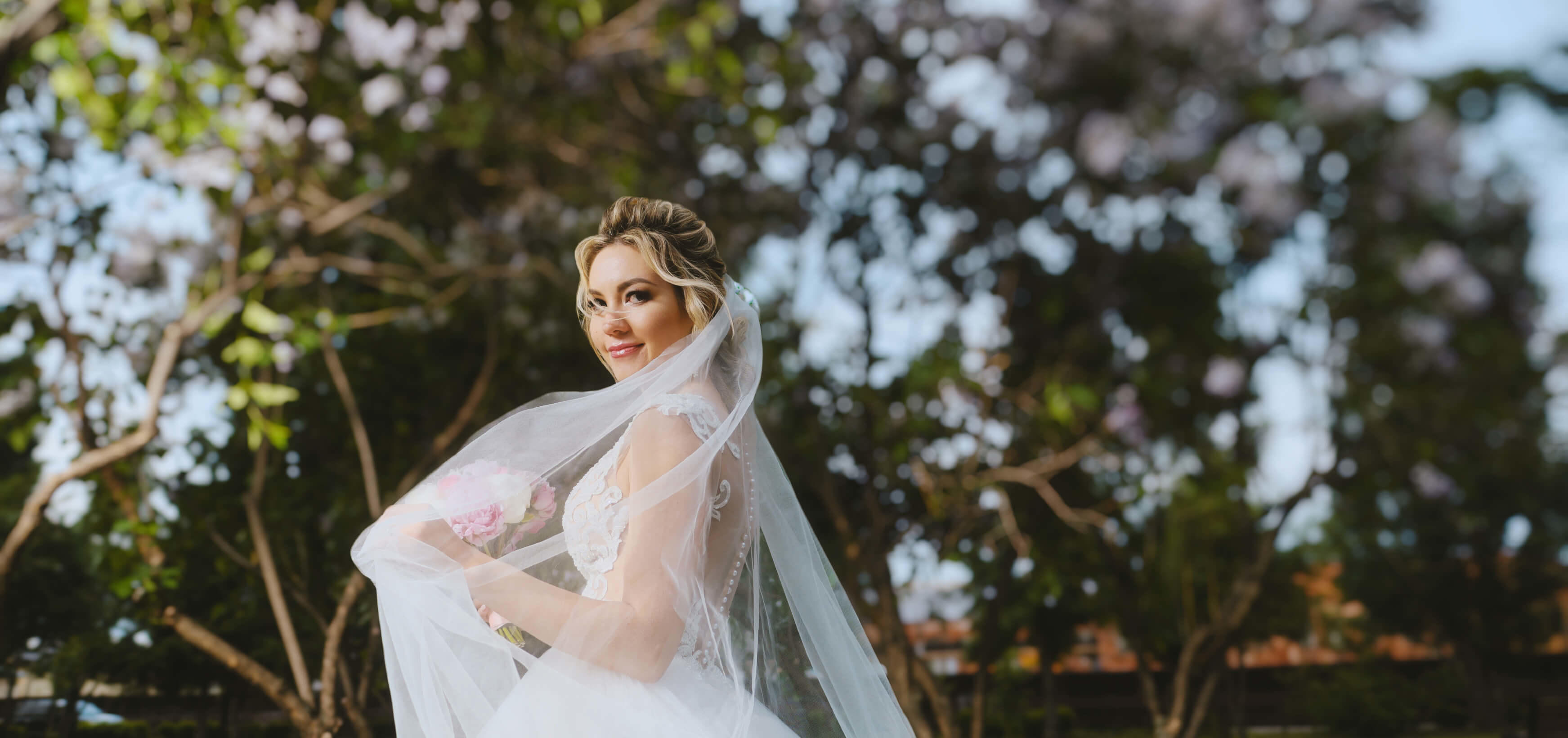 Wedding photo editing - photo after using realistic bokeh AI